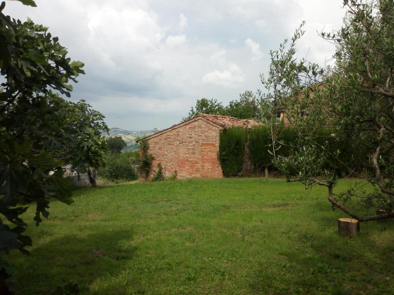 Casale San Martino Agriturismo Bio Sant'Angelo in Pontano Exterior photo